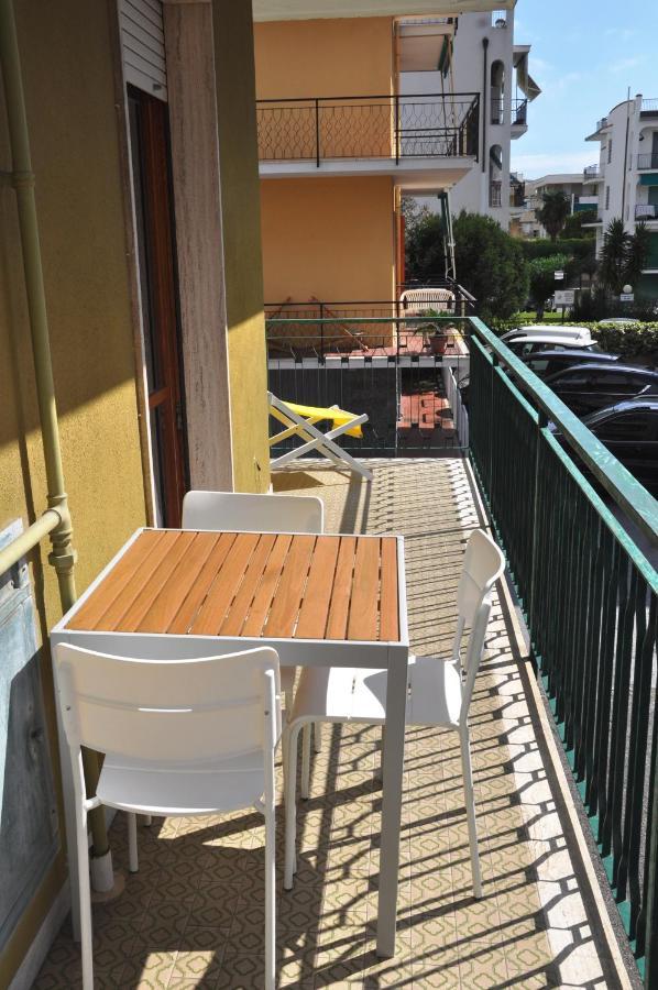 Viale Repubblica 329 1 Apartment Pietra Ligure Exterior photo